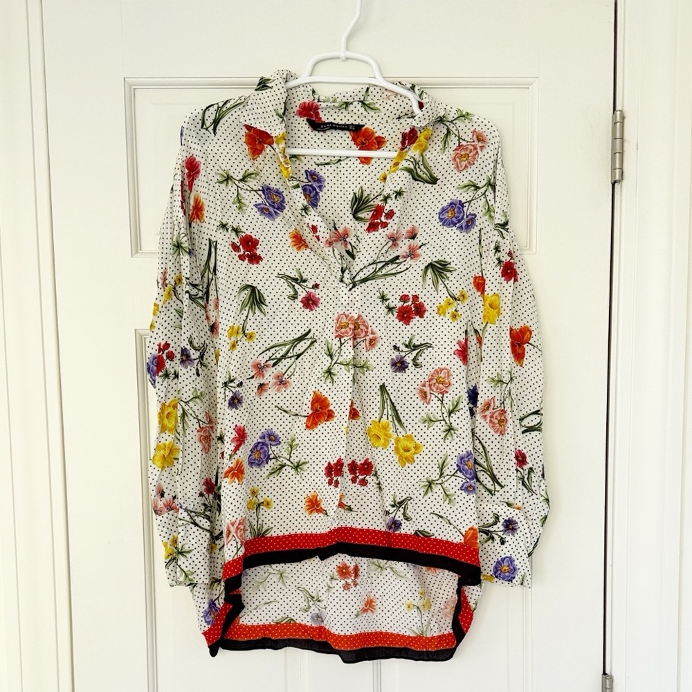 ZARA WOMAN top size M white red black floral longsleeve v-neck flowy